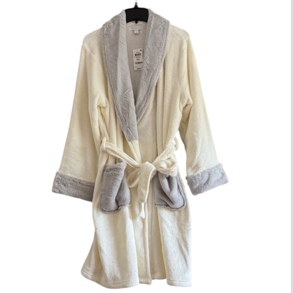 Charter Club Short Robe with Faux Fur Trim NEW Retails $59.50
